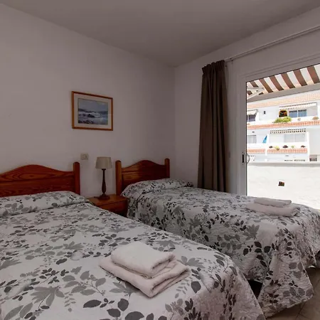 Floritas 19 - Two Bed * Playa de las Americas (Tenerife)
