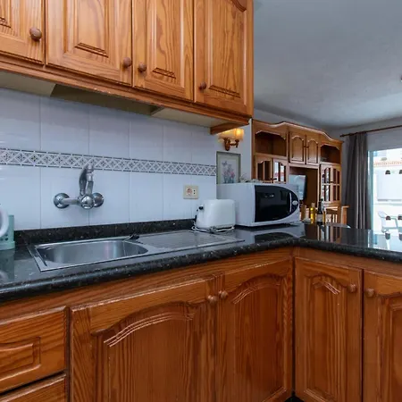 Floritas 19 - Two Bed * Playa de las Americas (Tenerife)