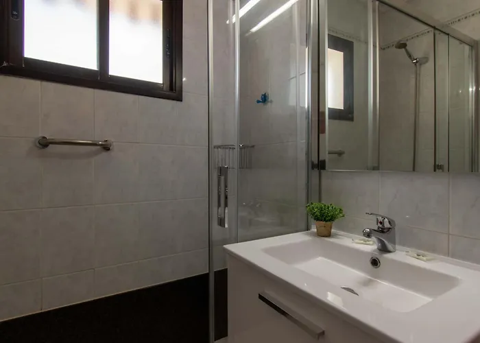 Floritas 19 - Two Bed Playa de las Americas (Tenerife)